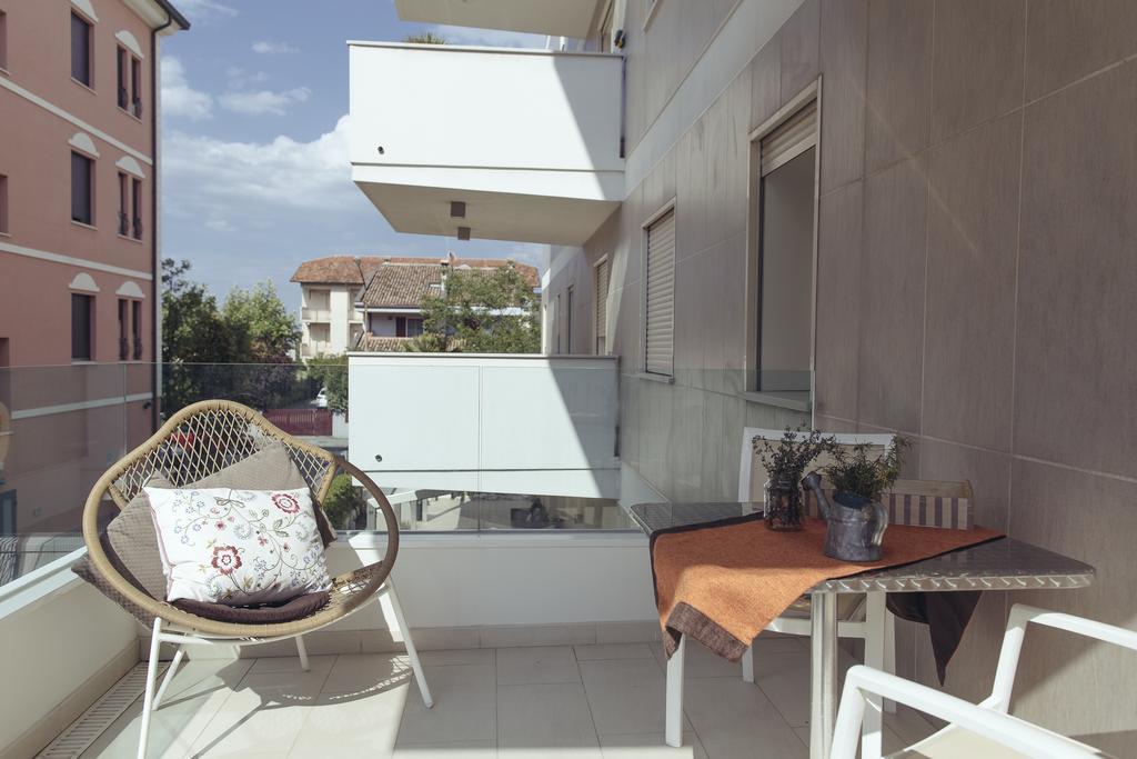 Residence Millecento Cesenatico Exteriör bild